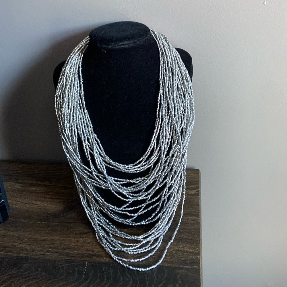 Silver thick beaded short necklace with extender